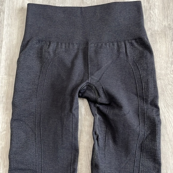 Lululemon Ebb to Street Seamless Leggings‎ Ribbed Cuff - Women’s Likely Size 6 - Picture 5 of 10